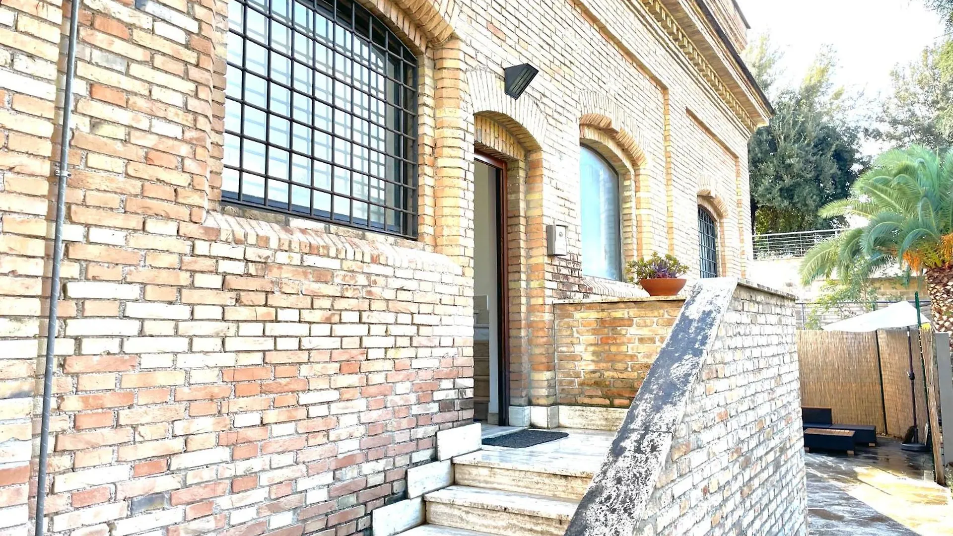 Volupta'S House - Trastevere Station Villa Rome